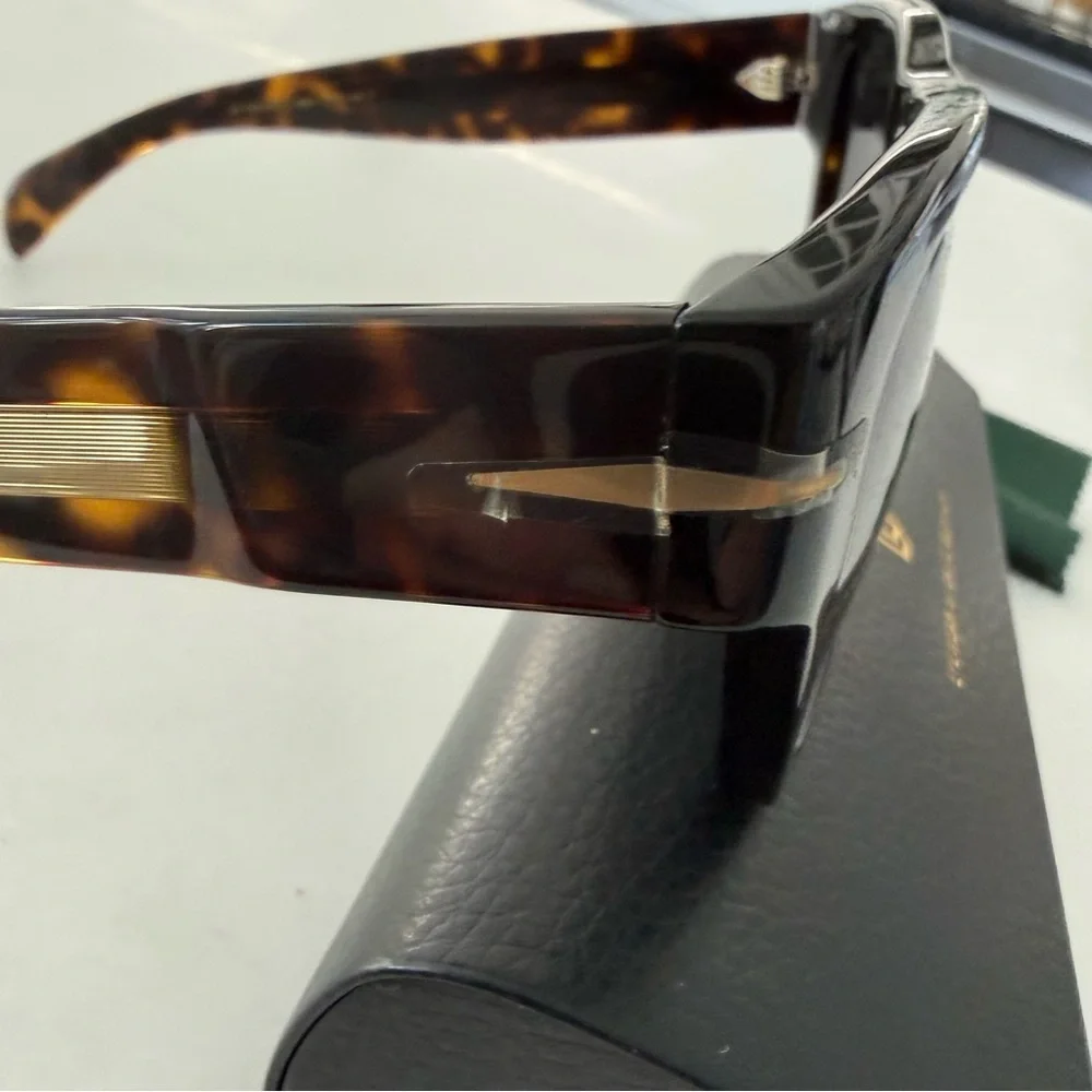 David Beckham lenses tilisman dark